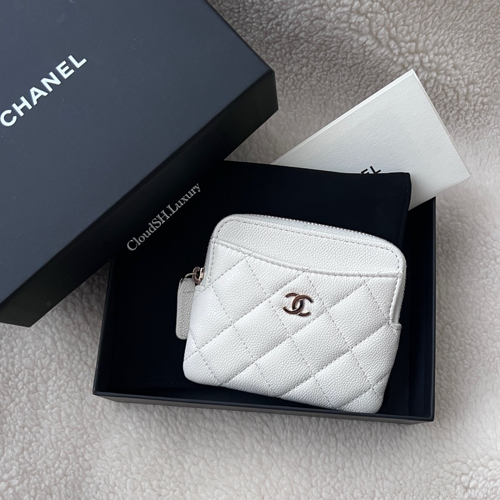 Auth Chanel White Classic Caviar CC Logo Zip Card Holder w/ Gold Hardware